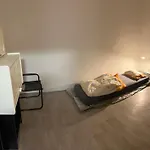 Sunny Cozy In A Shared Family House *