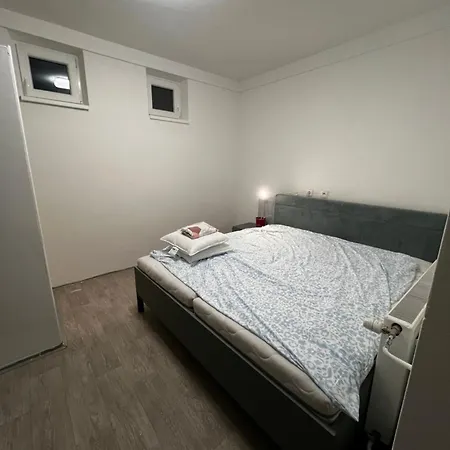 Bed & Breakfast Sunny Cozy In A Shared Family House *