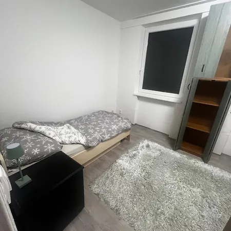 Sunny Cozy In A Shared Family House Готель типу 