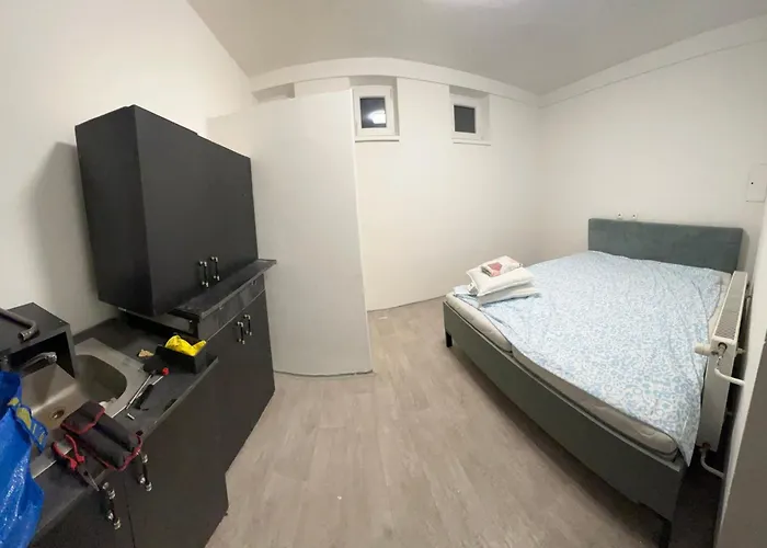 Sunny Cozy In A Shared Family House Bed & Breakfast