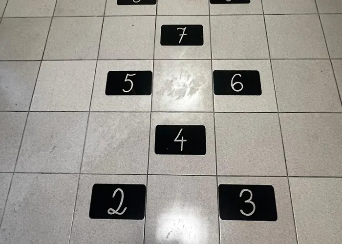 Sunny Cozy In A Shared Family House Bed & Breakfast *